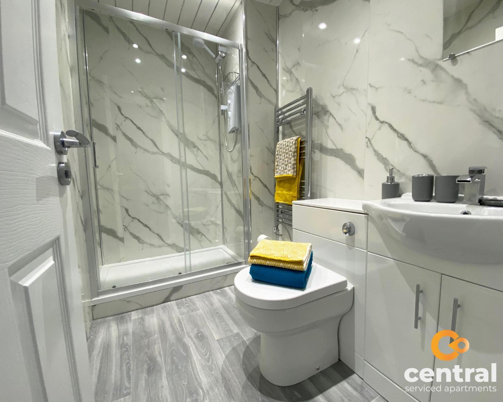 Central Serviced Apartments - Cosy 1 Bedroom - Modern - Close To Transport Links - Quiet Neighbourhood - Fast Wifi - Fully Equipped - Smart Tvs In All Rooms - Monthly Stays Welcome - Free Street Parking - Ideal Relocation To Dundee Accommodation Kültér fotó